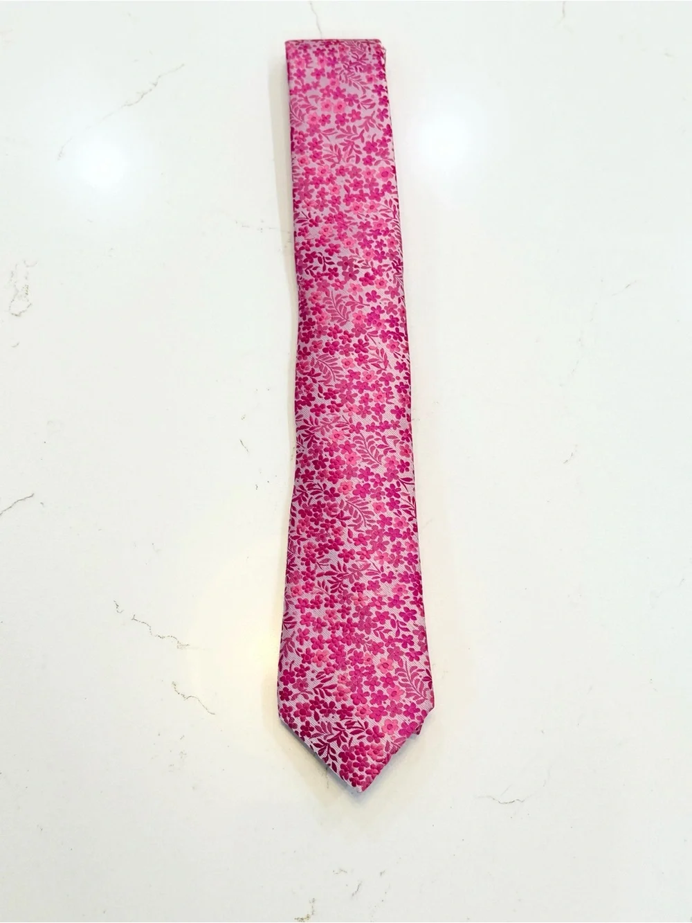 NWT Egara Pink Floral Pattern Men's Tie